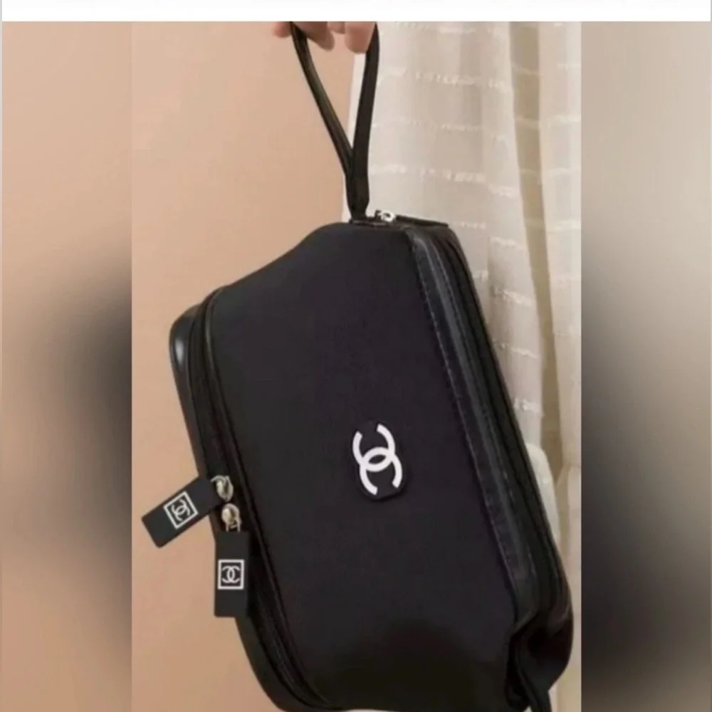 - Chanel Black Quilted Toiletry Bag with Iconic Double-C Logo - Picture 8 of 9